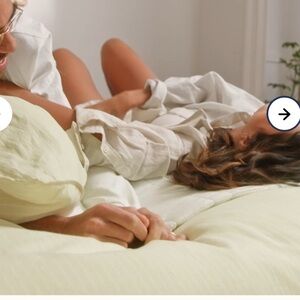 Brooklinen Washed European Linen in Yellow and White
Core sheet set